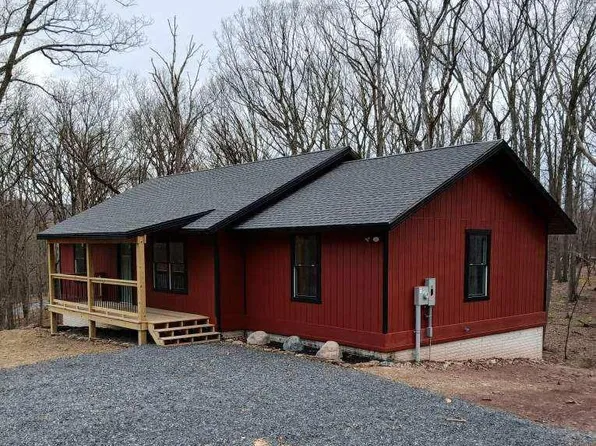 598 Honey Locust Ln, Great Cacapon, WV 25422