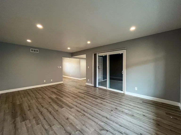 3556 W 113th St — Photo 16