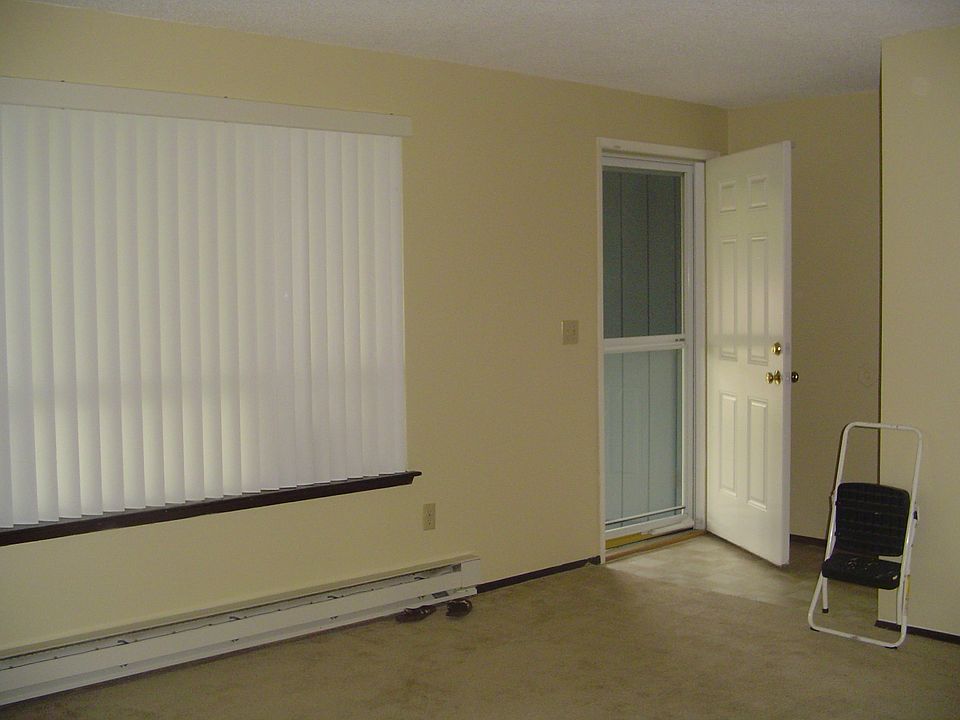 2nd image of 514 16th St SE