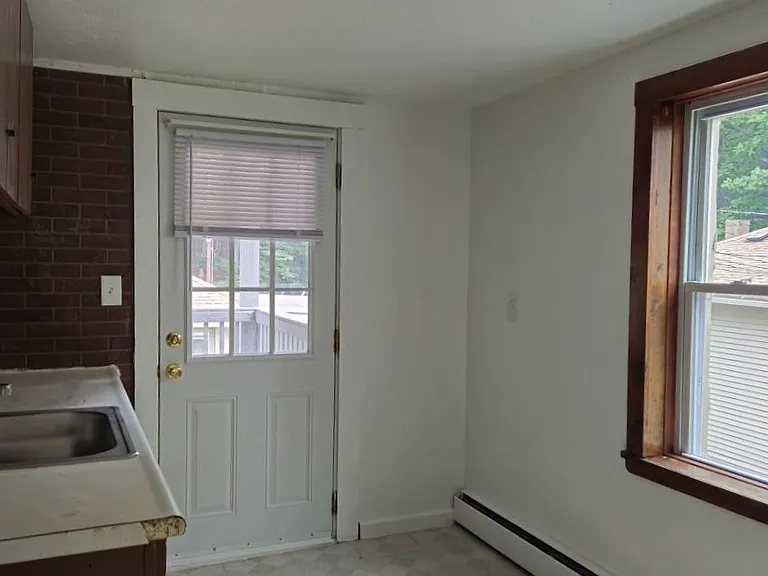 916 Middle St #9 — Photo 11