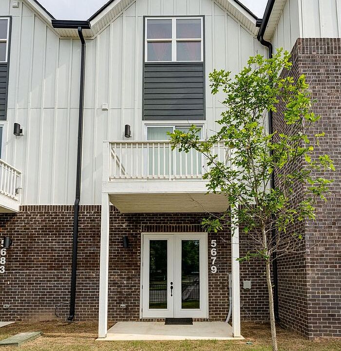 1st image of 5679 Sofias Cir