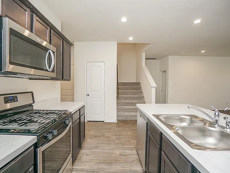 5210 Becker Hills Ln — Photo 11