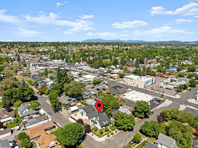 1028 W Chelan Ave — Photo 3