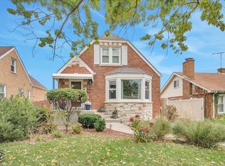 9521 S Sawyer Ave, Evergreen Park, IL 60805