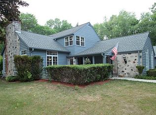 1340 E Standish Pl, Bayside, WI 53217