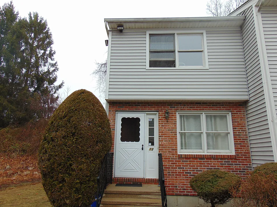 3225 Madison Ave #13