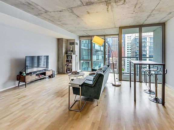 4th image of 659 W Randolph St APT 1515
