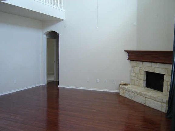 3rd image of 2470 Shorecrest Dr