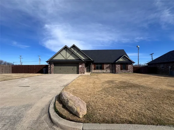1722 Quiet Ln, Ardmore, OK 73401