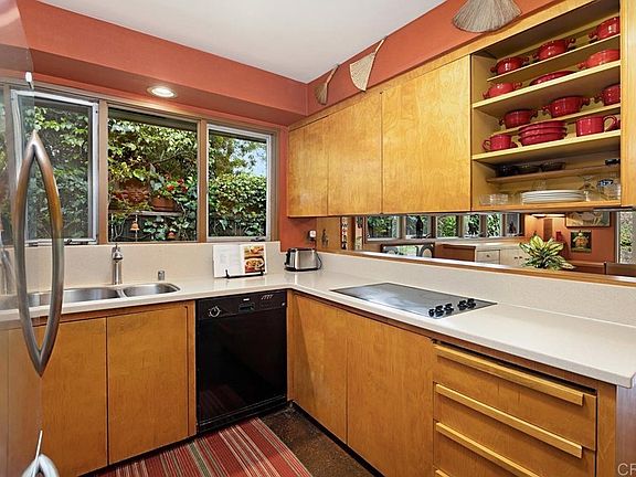 4th image of 871 Moana Dr