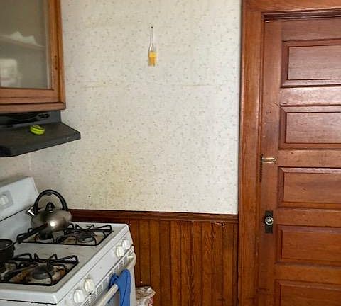 5th image of 119 Germain St