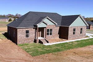 2nd image of 323 Stoneridge Cir