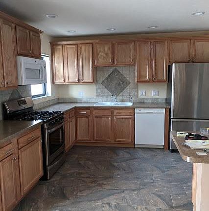Beautiful Spacious Kitchen