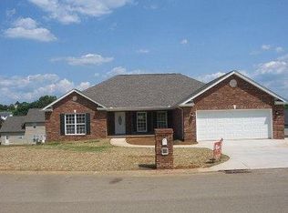1226 Wheatmoor Dr, Maryville, TN 37804