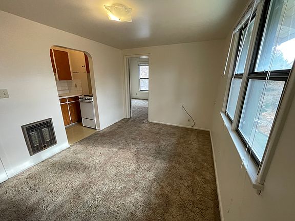 2nd image of 604 N Sprague St #2