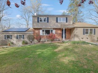 1 Elbern Dr, Poughkeepsie, NY 12603