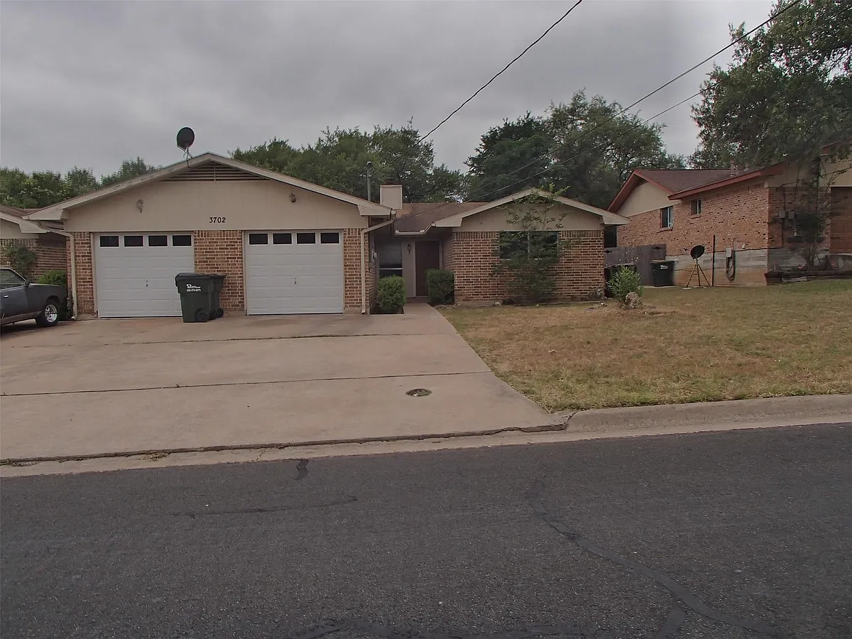 Building Photo - 3702 Rocky Hollow Trl #B