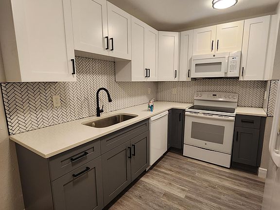 5th image of 6618 Dartmouth Ave N