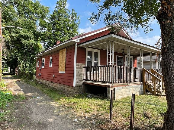 4th image of 212 Russell St