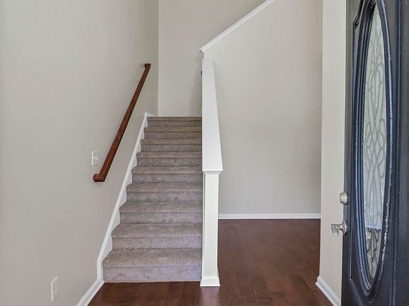 3rd image of 233 Cinnamon Hills Ln
