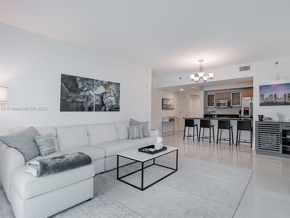 1st image of 951 Brickell Ave APT 1510