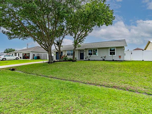 4th image of 2590 SW Hinchman Street
