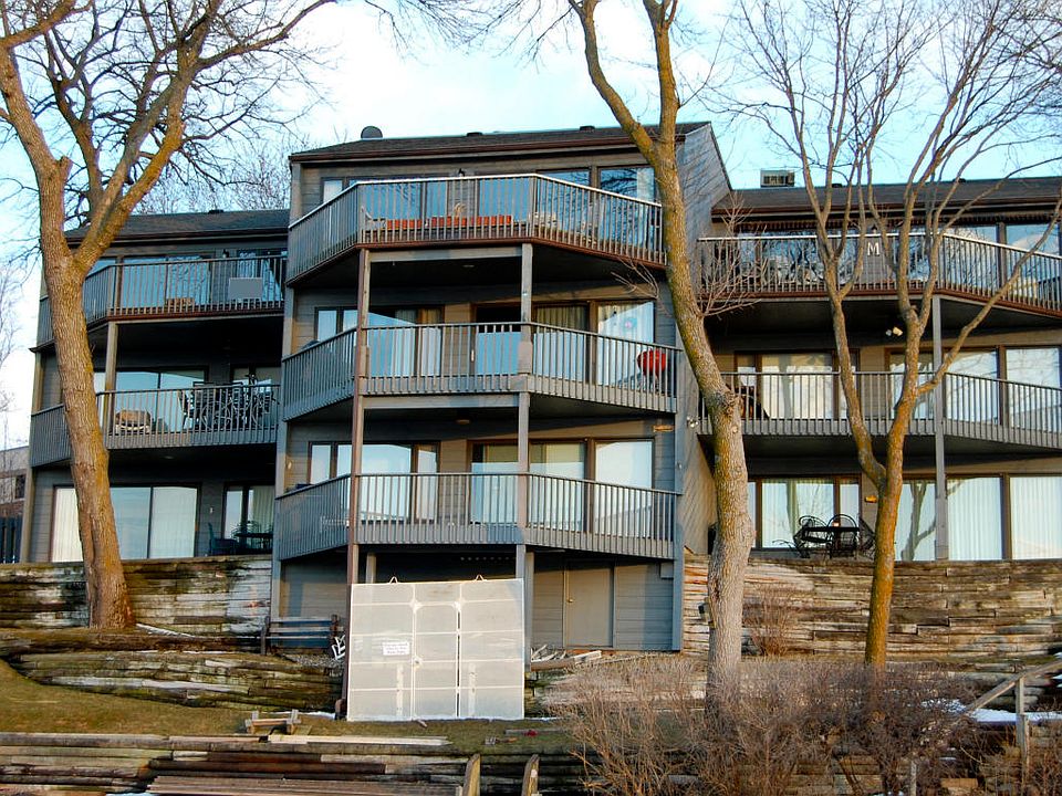 1st image of 65 Lakeshore Dr #A3