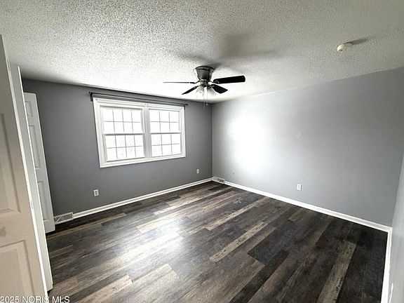 5th image of 834 Gribbin Ln #1