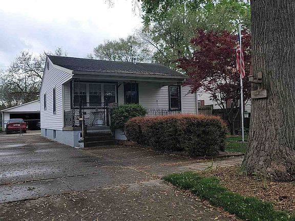 3rd image of 1129 N Indiana Ave