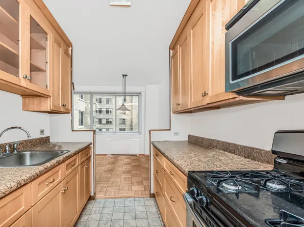 3333 Henry Hudson Parkway image 7 of 18