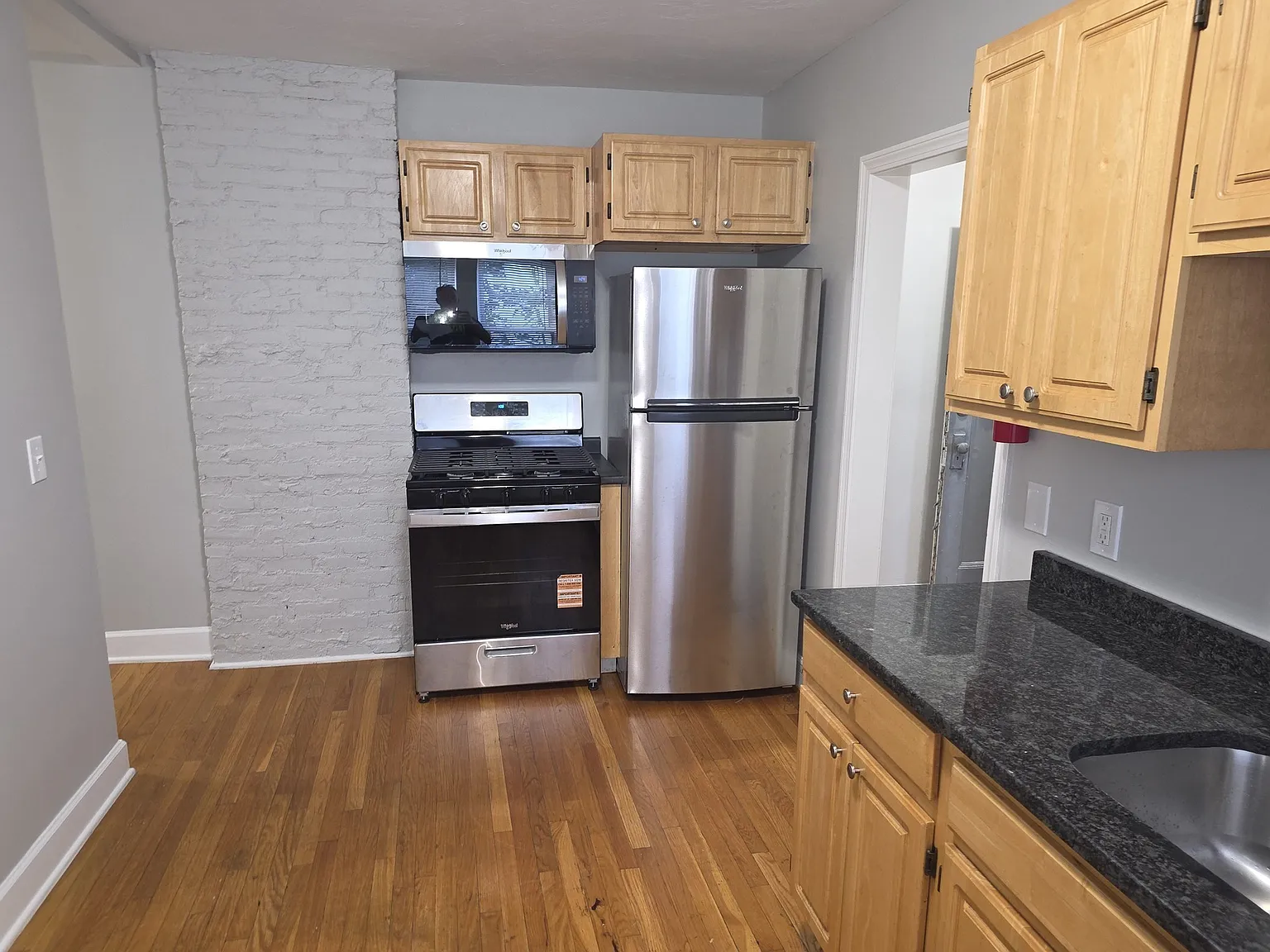 2 bed, 1.0 bath, 900 sqft, $2,500 — Photo 1
