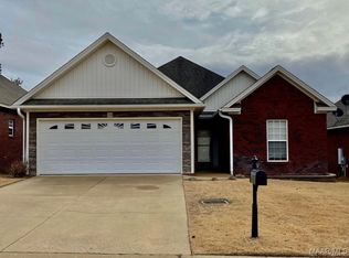 100 Brittany Dr S, Elmore, AL 36025