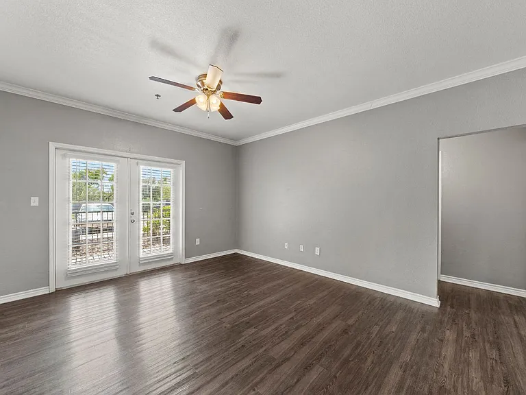 RENOVATED APARTMENT STYLE 1