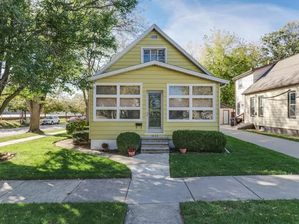 1002 N Livingston St, Bloomington, IL 61701