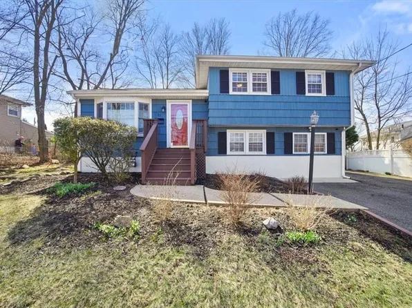 25 Maplewood Boulevard, Suffern, NY 10901