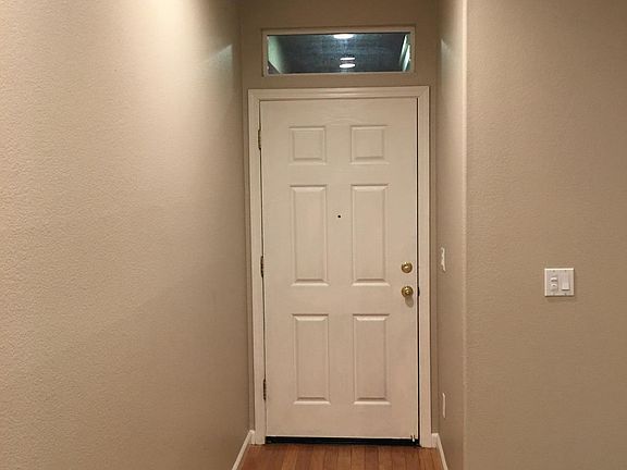 3rd image of 2533 Huckleberry Cir
