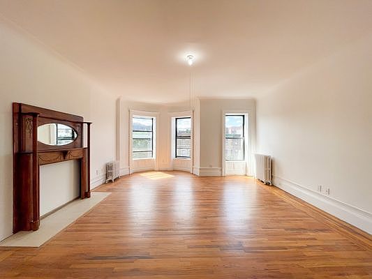 1st image of 760 Saint Nicholas Ave #4