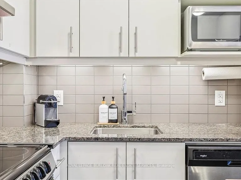 10 Esplanade Ln #215 — Photo 14