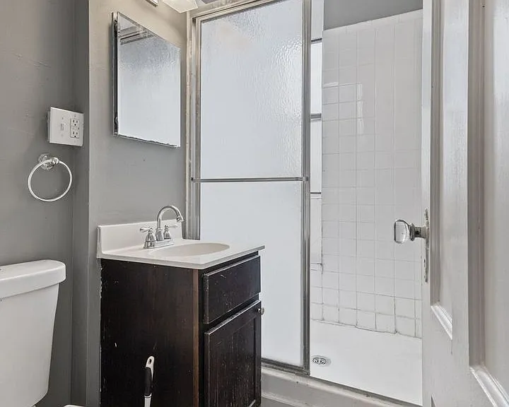 Piccadilly Apartments — Photo 20