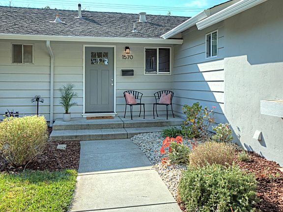 3rd image of 1570 Willowdale Dr
