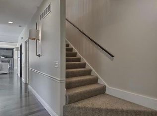 721 N Geyer Rd, Saint Louis, MO 63122