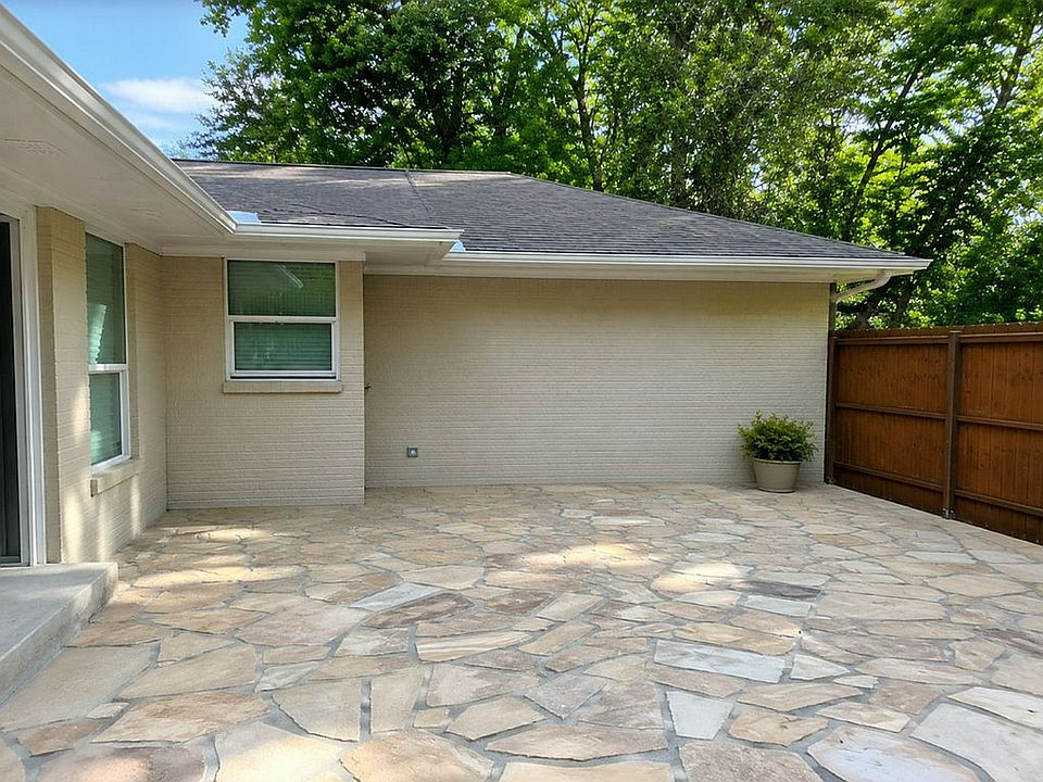 2nd image of 1221 Northcrest Dr