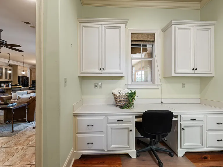 118 W Bayou Pkwy — Photo 11