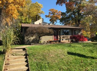 2196 Garland Ave, Sylvan Lake, MI 48320