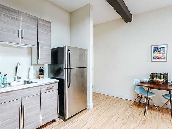 2nd image of 257 E Bank St #1B-1BA