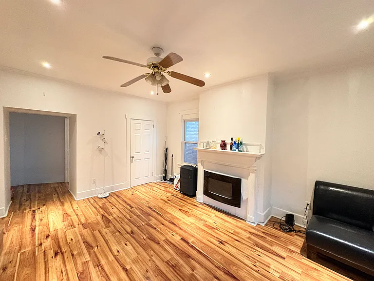 5818 Hobart St #2 — Photo 14