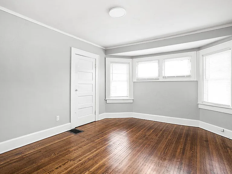 3247 N Park Ave — Photo 16