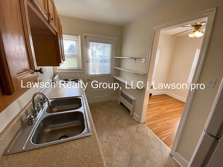 Bowman 2611-2613 — Photo 13