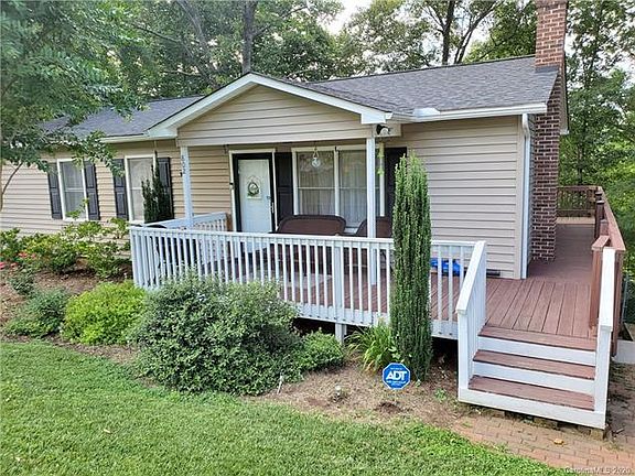 2nd image of 802 Skie Cir SE
