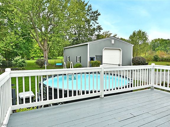 5th image of 574 Braceville Robinson Rd SW